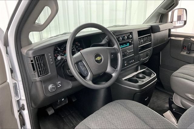 2025 Chevrolet Express Cargo WT